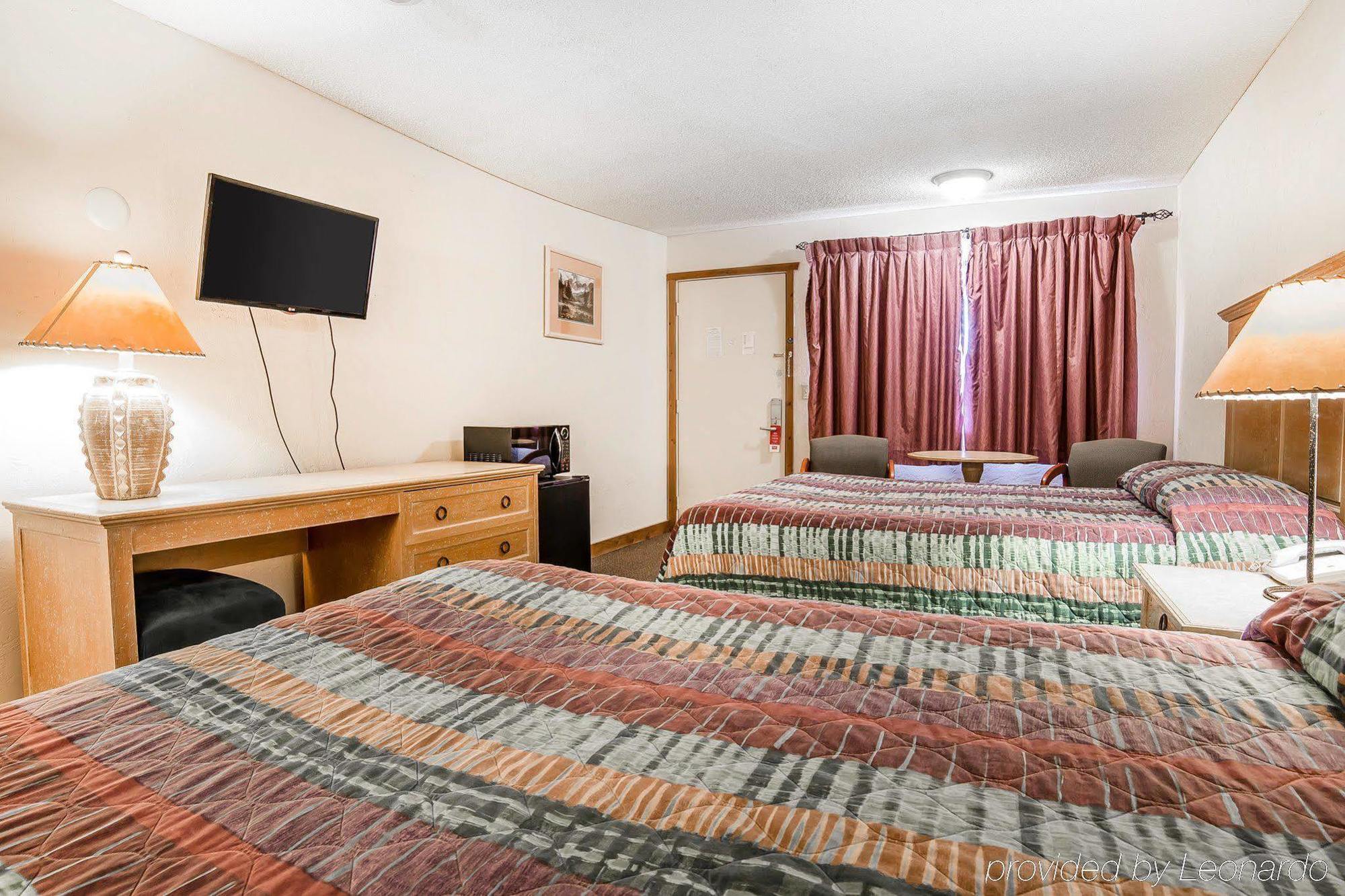 Econo Lodge Inn & Suites Kalispell - Glacier National Park Gateway Dış mekan fotoğraf