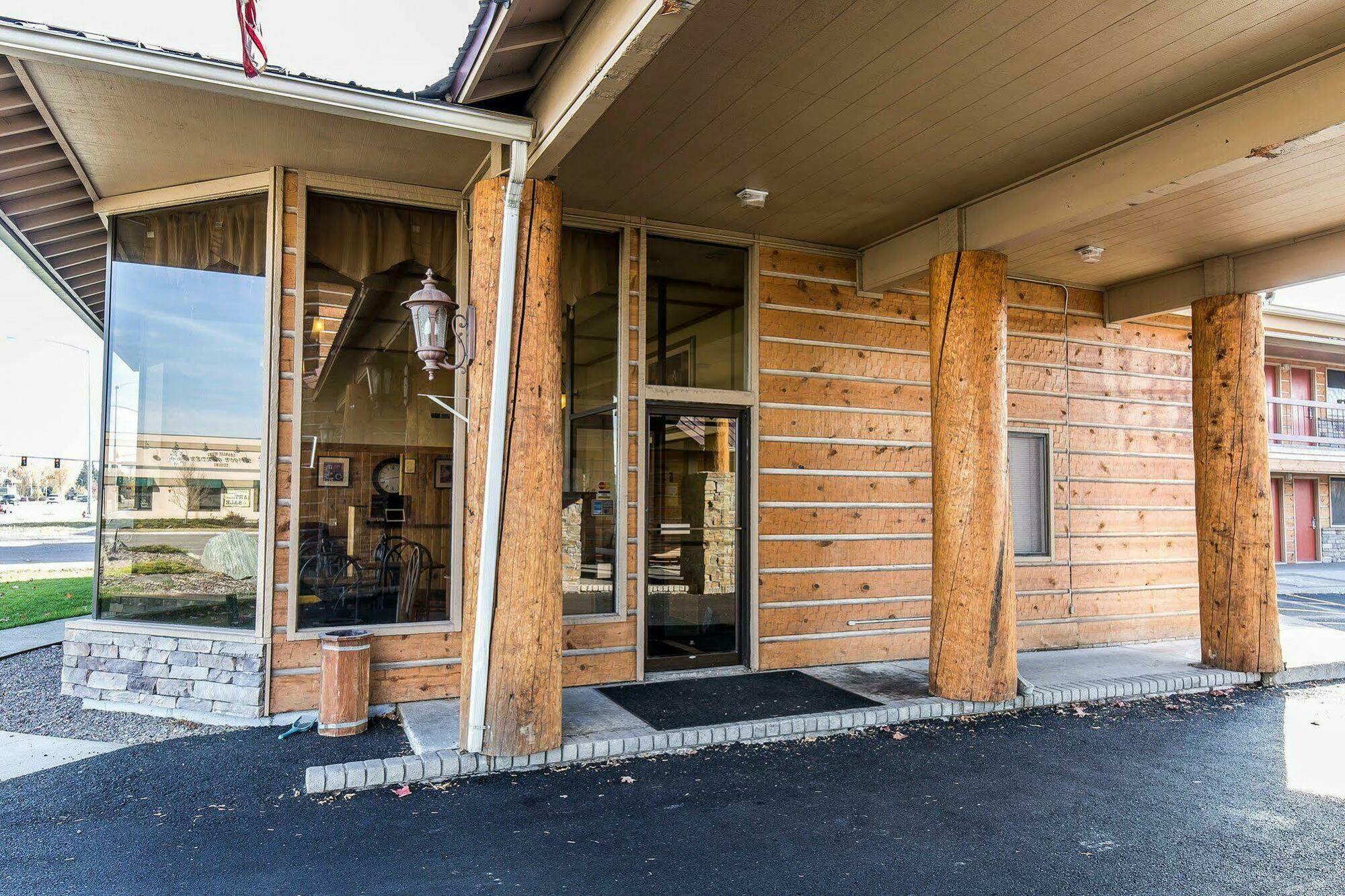 Econo Lodge Inn & Suites Kalispell - Glacier National Park Gateway Dış mekan fotoğraf