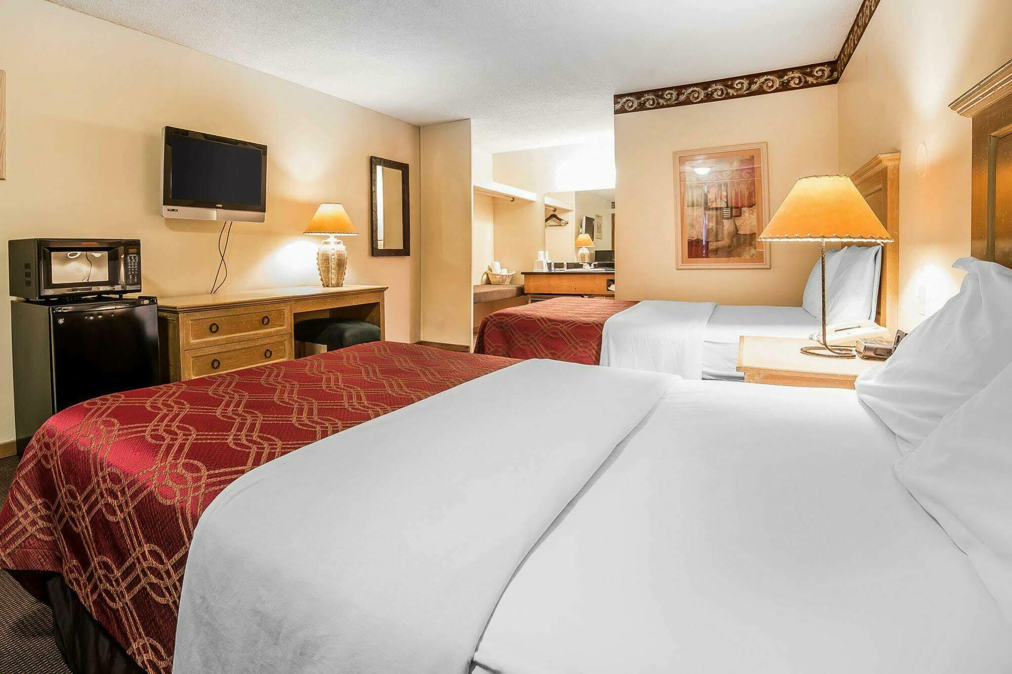 Econo Lodge Inn & Suites Kalispell - Glacier National Park Gateway Dış mekan fotoğraf